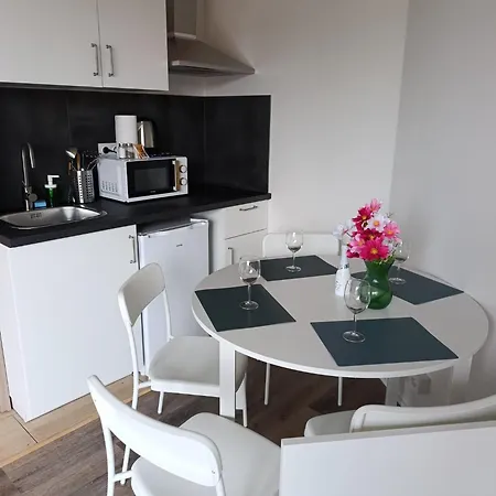 Brand New #11 Near Center With Free Street Parking *