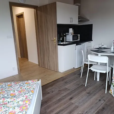 Brand New #11 Near Center With Free Street Parking Апартаменты