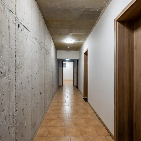 Brand New #11 Near Center With Free Street Parking Apartman *
