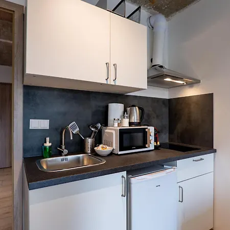 Brand New #11 Near Center With Free Street Parking Apartman